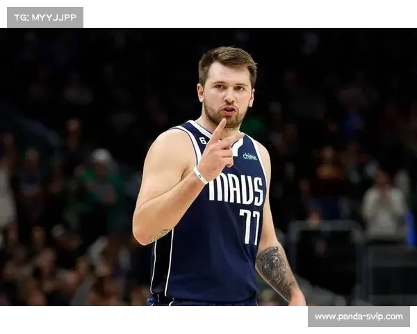 东契奇超远制导助攻加福德空接暴扣,震撼全场展示完美配合(东契奇 发福) 东契奇超远制导助攻加福德空接暴扣,震撼全场展示完美配合(东契奇 发福)